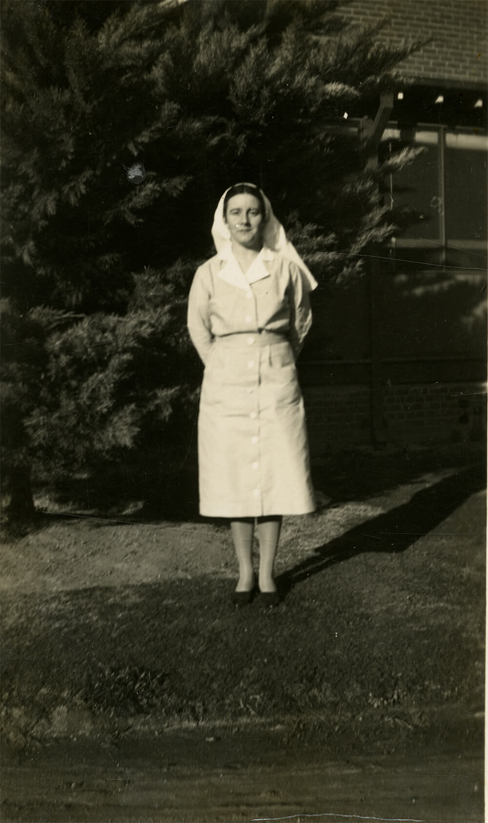 Sister Tamplin at Albury District Hospital, 1930. ARM 12.216.01